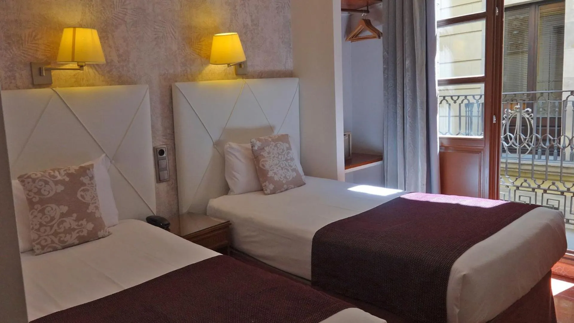 Hotel Lloret Ramblas Barcelona 0*,